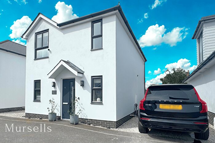 3 Bedroom Detached House For Sale In Evergreen Close, Poole, BH16