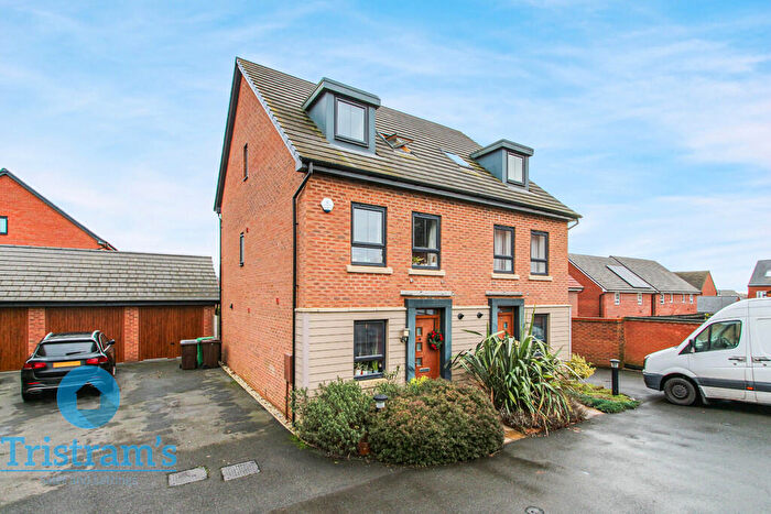 3 Bedroom Town House For Sale In Princess Boulevard, Woodhouse Park, NG8