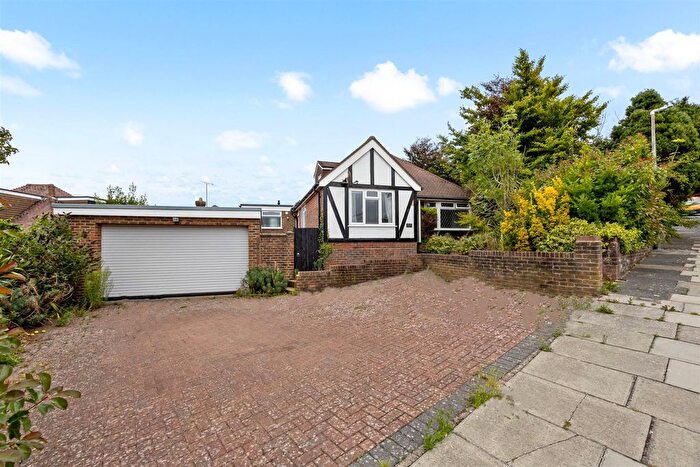 4 Bedroom Detached House For Sale In Beechwood Close, Surrenden, Brighton, BN1