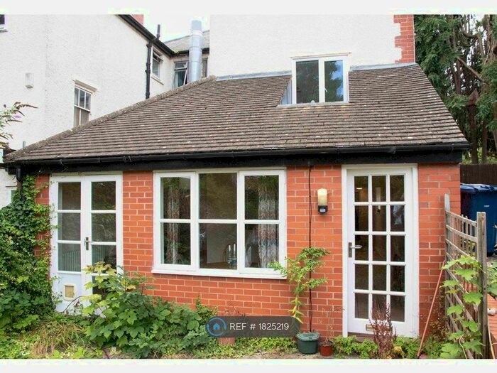 2 Bedroom Flat To Rent In Church Cowley Road, Oxford, OX4