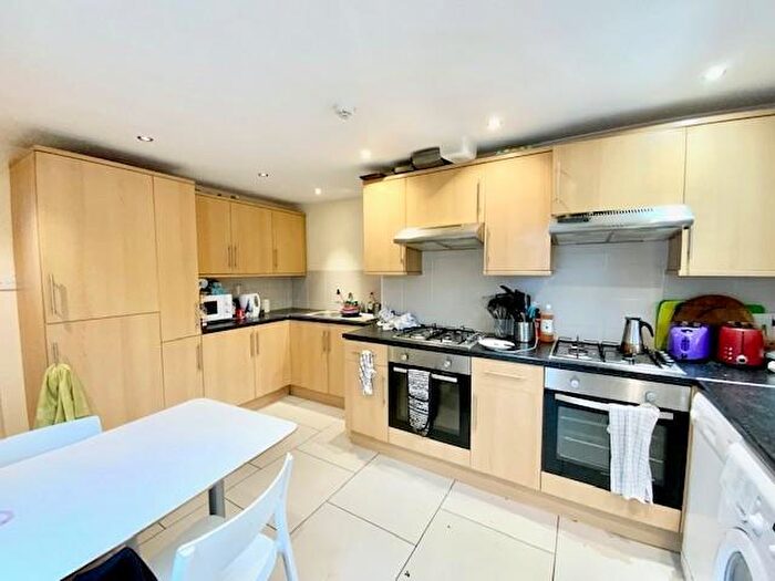 8 Bedroom House To Rent In Harriet Street, Cathays, CF24