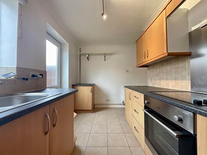 2 Bedroom Semi-Detached House To Rent In Wigsley Close, Lincoln, LN6