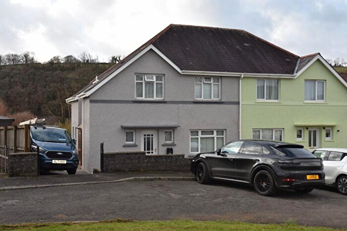 3 Bedroom Semi-Detached House To Rent In Bro Gwen, Pencader, SA39