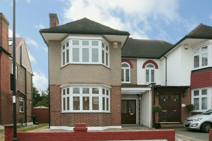 3 Bedroom Semi-Detached House To Rent In Crown Lane, Southgate, N14