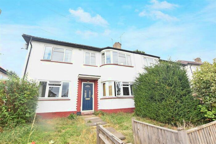 2 Bedroom Maisonette To Rent In Redesdale Gardens, Isleworth, TW7