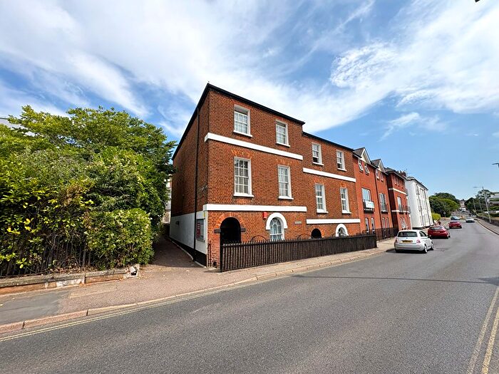 2 Bedroom Flat To Rent In Magdalen Street, Exeter, EX2