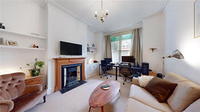 1 Bedroom Apartment To Rent In Fairbridge Road, London, N19