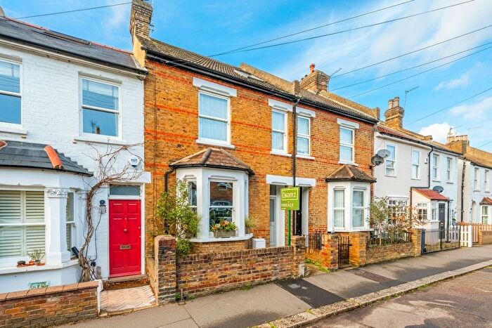3 Bedroom Terraced House For Sale In Steele Road, Isleworth, TW7