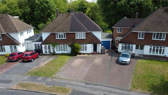 3 Bedroom Semi-Detached House For Sale In Lakeside, Earley, Reading, Berkshire, RG6
