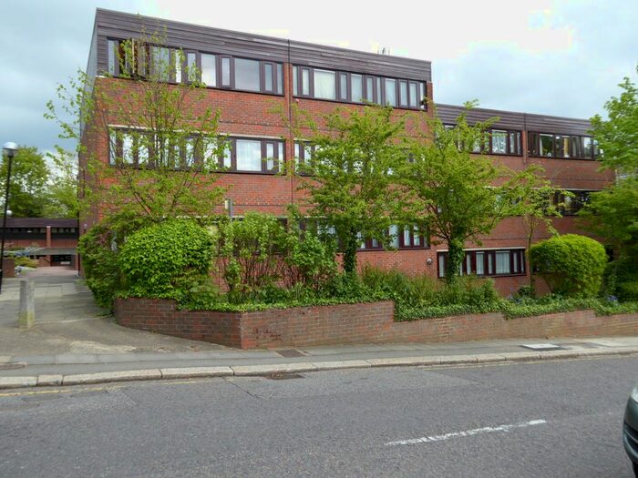2 Bedroom Flat To Rent In Morrison Court, Manor Road, Barnet, EN5