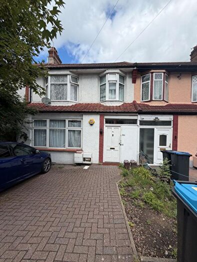 1 Bedroom Flat To Rent In Hastings Road, London, N11