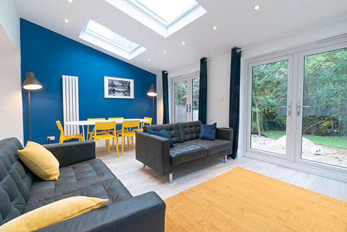 6 Bedroom Semi-Detached House To Rent In Kitchener Road, Southampton, SO17