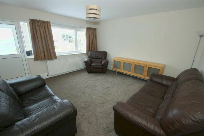 3 Bedroom Terraced House To Rent In Dominion Avenue, Gledhow Lane, Leeds, LS7