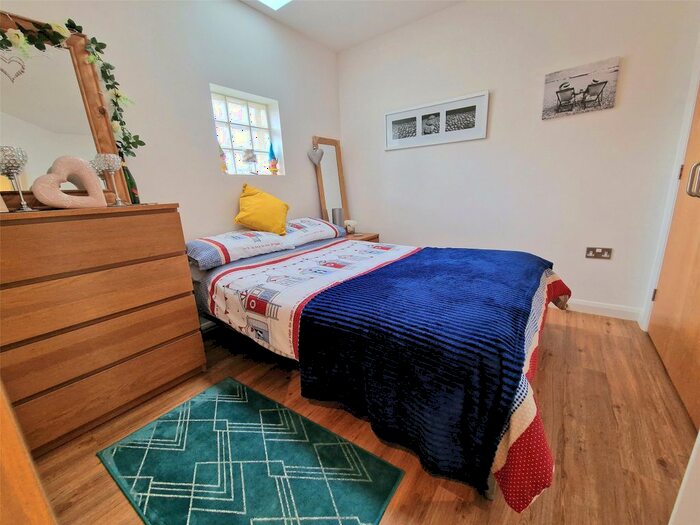 1 Bedroom Flat For Sale In Hawkers Court, Bude, Cornwall, EX23
