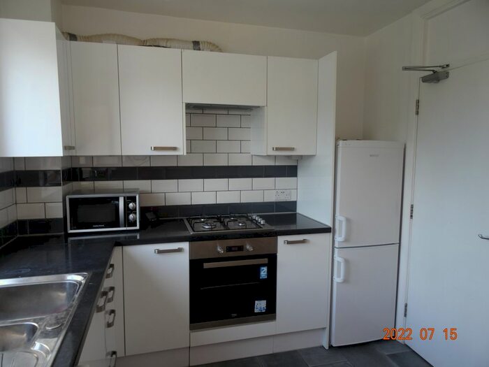 3 Bedroom Flat To Rent In Palace Road, Kingston, KT1