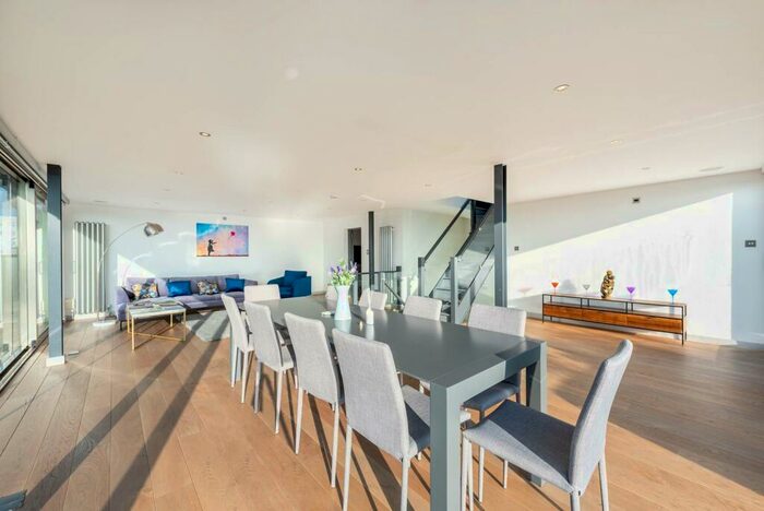 3 Bedroom Flat To Rent In Victoria Mills, Boyd Street, Aldgate, London, E1