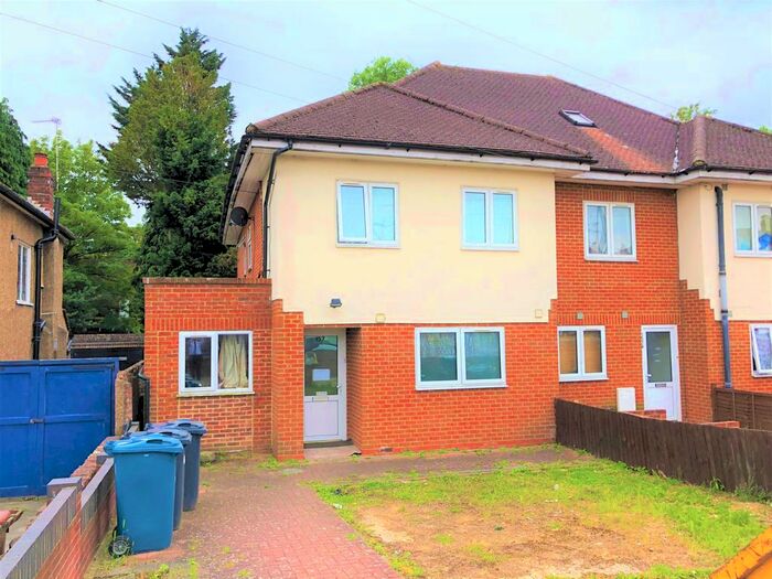 Studio To Rent In Village Way, Pinner, HA5