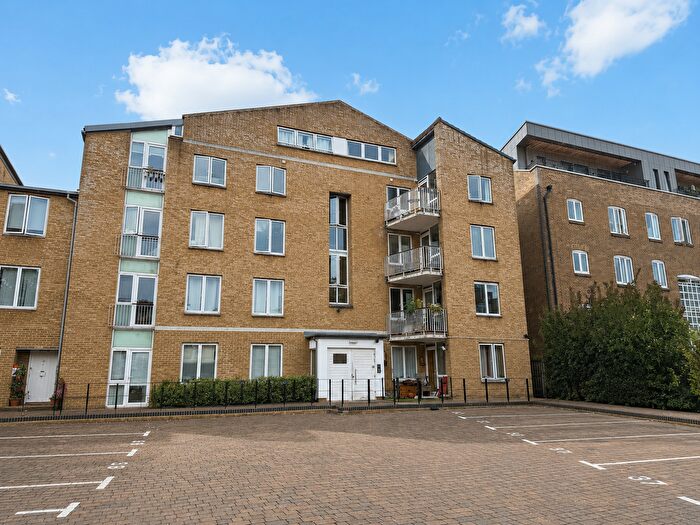 1 Bedroom Flat To Rent In Printers Mews, London, E3