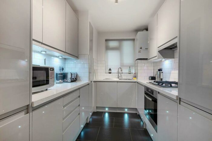 1 Bedroom Flat To Rent In Strasburg Road, Battersea, London, SW11