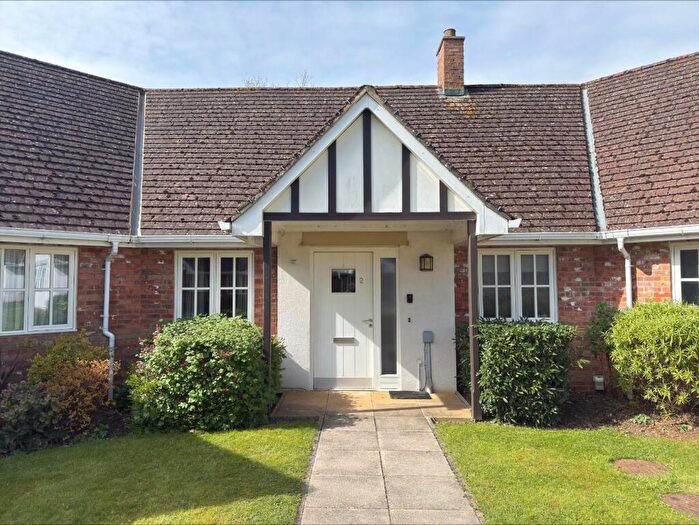 2 Bedroom Bungalow For Sale In Brampton Valley Lane, Chapel Brampton, Northamptonshire, NN6
