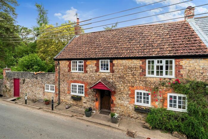 3 Bedroom Semi-Detached House For Sale In West Street, Broadwindsor, Beaminster, DT8