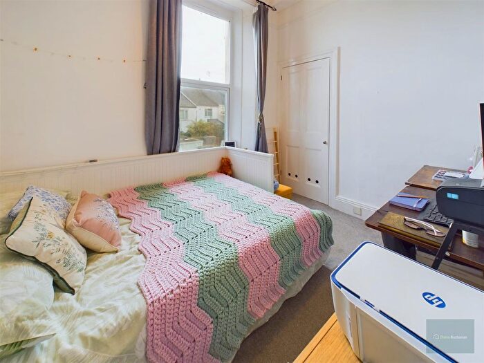 1 Bedroom Flat For Sale In Connaught Avenue, Mannamead, Plymouth, PL4