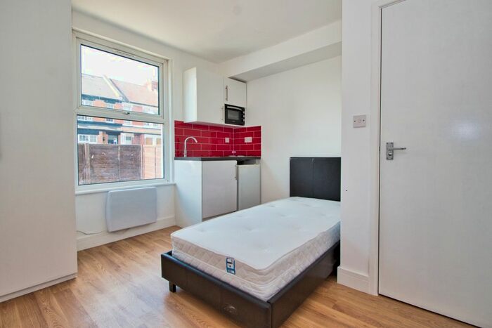 Studio To Rent In New Windsor Street, Uxbridge, UB8