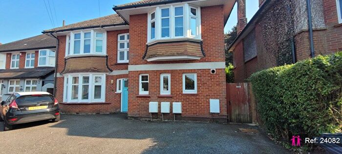 2 Bedroom Flat To Rent In Stokewood Road, Winton, Bournemouth, BH3