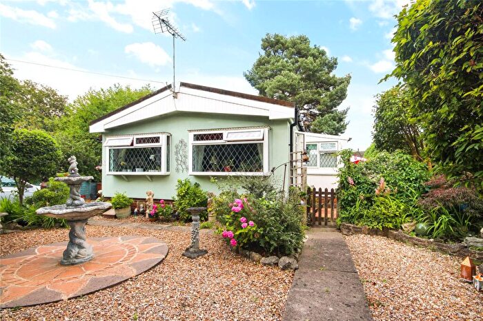 3 Bedroom Park Home For Sale In The Larches, Warfield Park, Bracknell, Berkshire, RG42