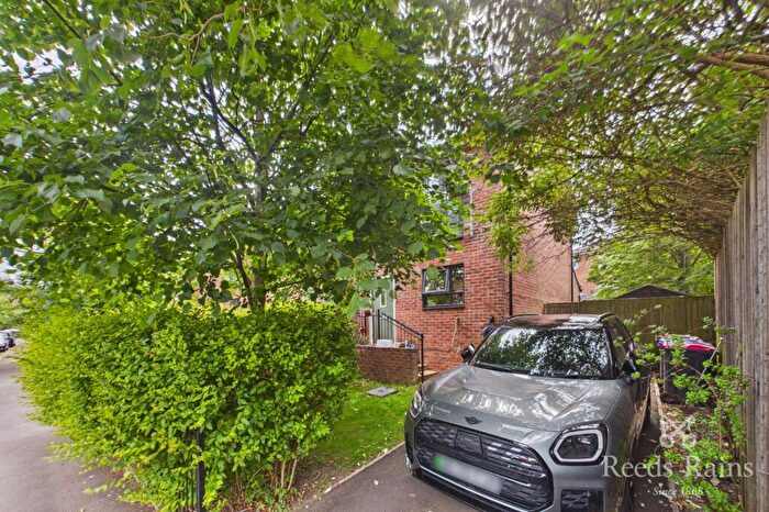 3 Bedroom Semi-Detached House For Sale In Meadow Road, Salford, Greater Manchester, M7