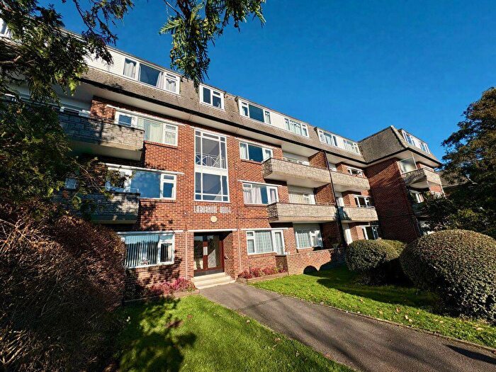 2 Bedroom Flat To Rent In Laburnum House, Redhill Drive, BH10