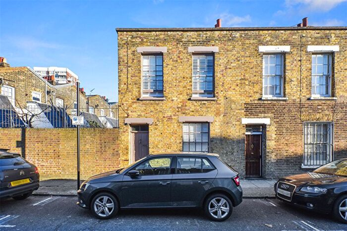 2 Bedroom End Terrace House To Rent In Flamborough Street, Limehouse, London, E14