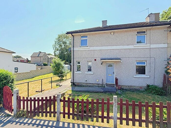 3 Bedroom Semi-Detached House For Sale In Gipsy Street, Thornbury, Bradford, BD3