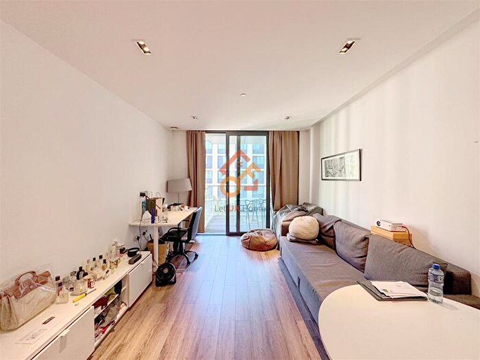 1 Bedroom Flat To Rent In Cashmere House, Leman Street, Aldgate, London, E1