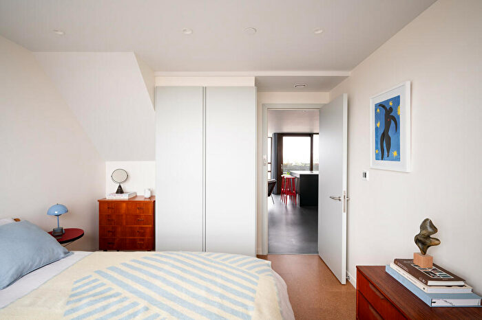 2 Bedroom Flat To Rent In Balfron Tower, St Leonards Road, London, E14