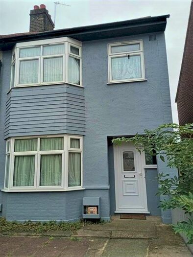 3 Bedroom Semi-Detached House To Rent In St Johns Road, Barking IG11