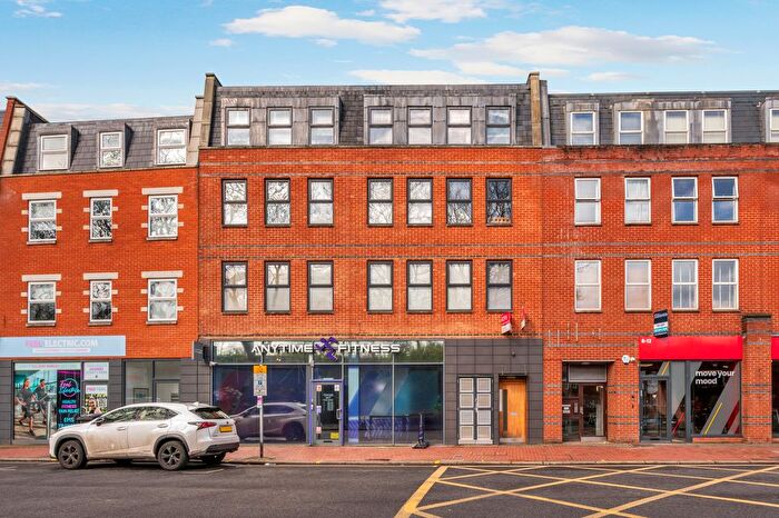 2 Bedroom Flat For Sale In Coombe Lane, London, SW20