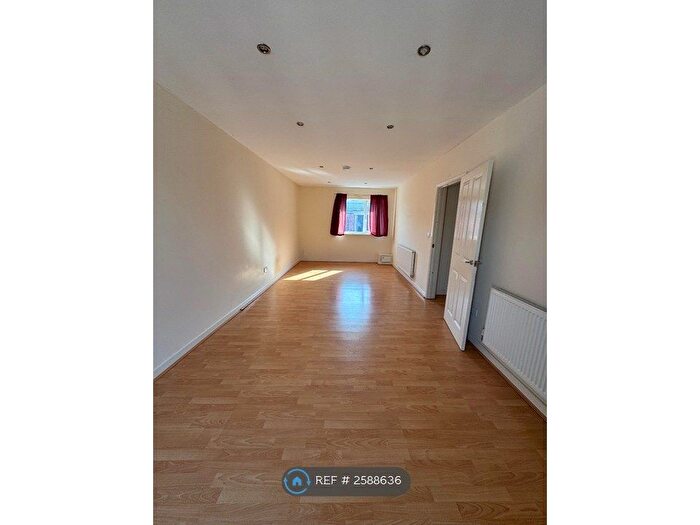 2 Bedroom Flat To Rent In Edward Street, Burton On Trent, DE14