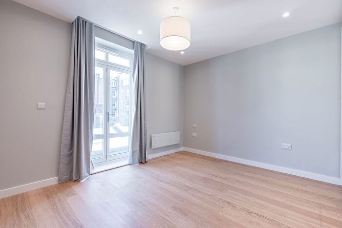 1 Bedroom Flat To Rent In Avonmore Road, London, W14