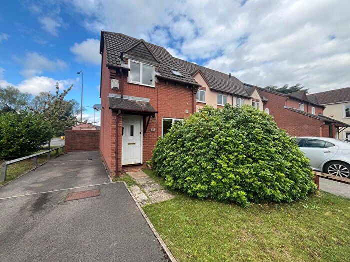 2 Bedroom End Of Terrace House To Rent In Grange Close, Bristol, BS32