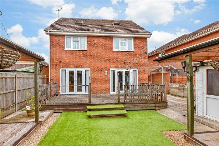 5 Bedroom Detached House For Sale In Robin Hood Lane, Lydd, Romney Marsh, Kent, TN29
