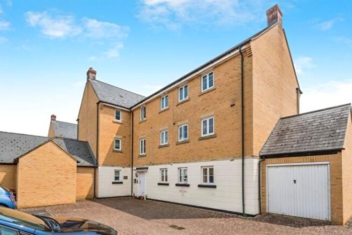 2 Bedroom Flat To Rent In Sorrel Way, Carterton, OX18