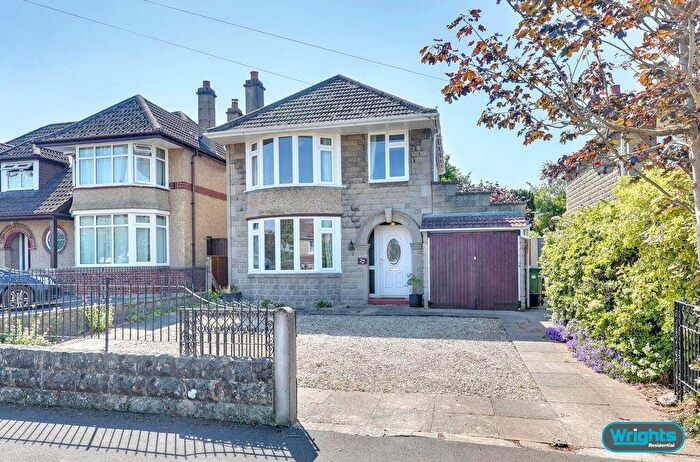 3 Bedroom Detached House For Sale In St. Thomas Road, Trowbridge, BA14