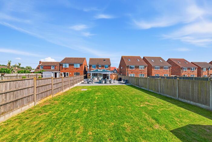 5 Bedroom Detached House For Sale In Scocles Road, Minster-On-Sea, ME12