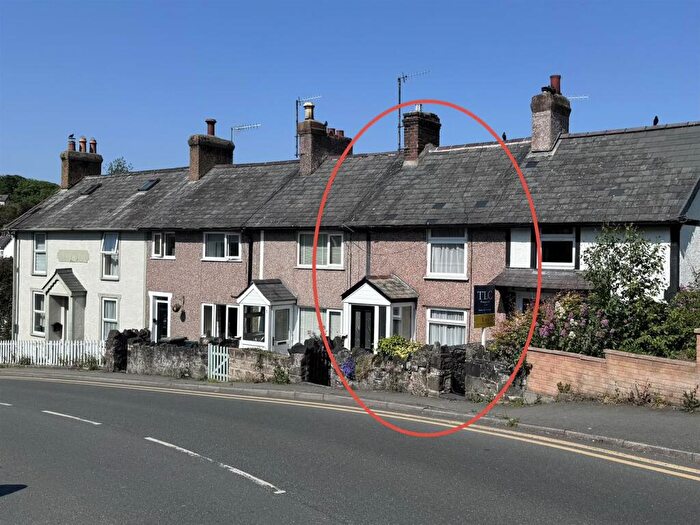 2 Bedroom House For Sale In Llanrwst Road, Conwy, LL32