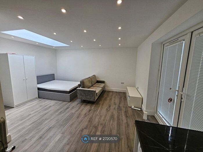 Studio To Rent In Manor Road, Harrow, HA1