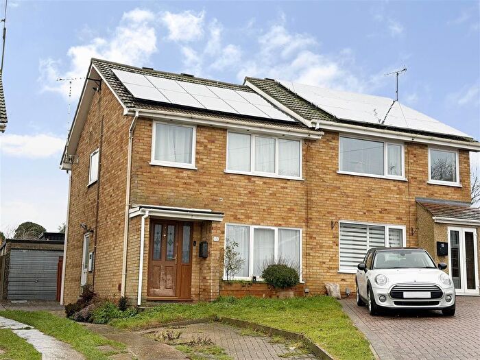 3 Bedroom Semi Detached House For Sale In Miller Close, Kettering, NN15