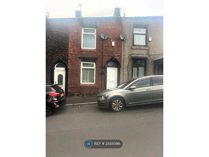 2 Bedroom Terraced House To Rent In Malby Street, Oldham, OL1