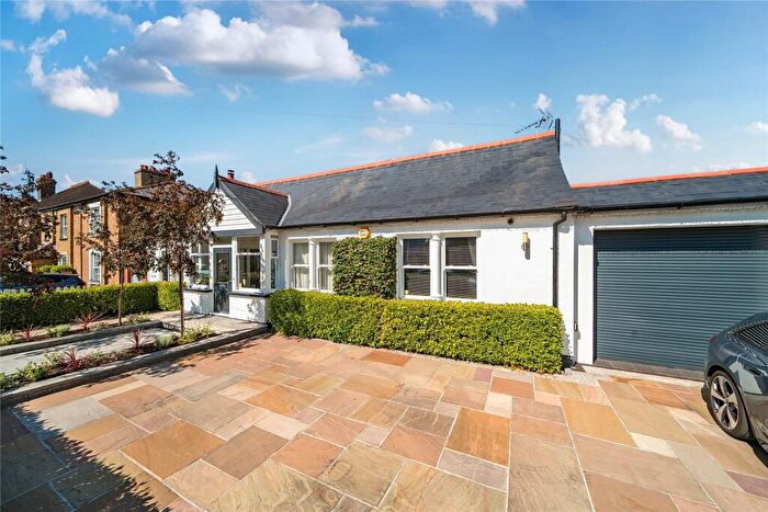 4 Bedroom House For Sale In Cross Road, Bromley, BR2