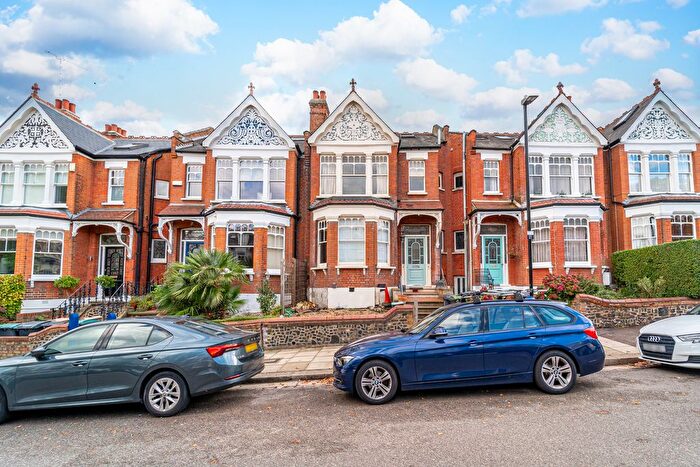 2 Bedroom Flat For Sale In Cecil Road, Muswell Hill, N10